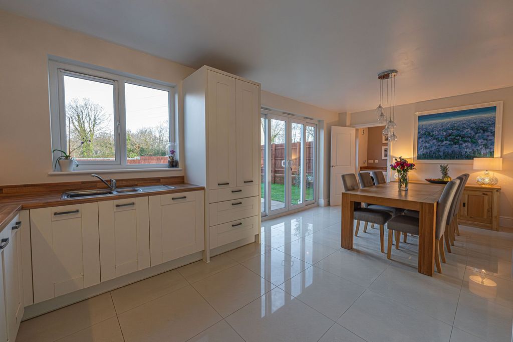 Property photo 3 of 36