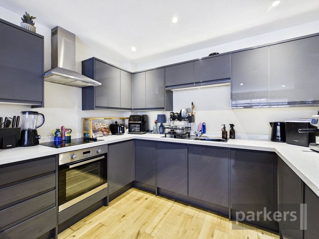 Property photo 2 of 9 Kitchen