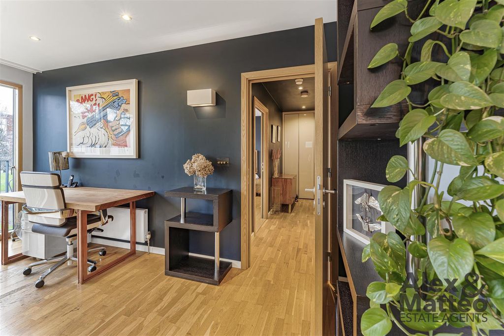 Property photo 3 of 14 St. James' Road