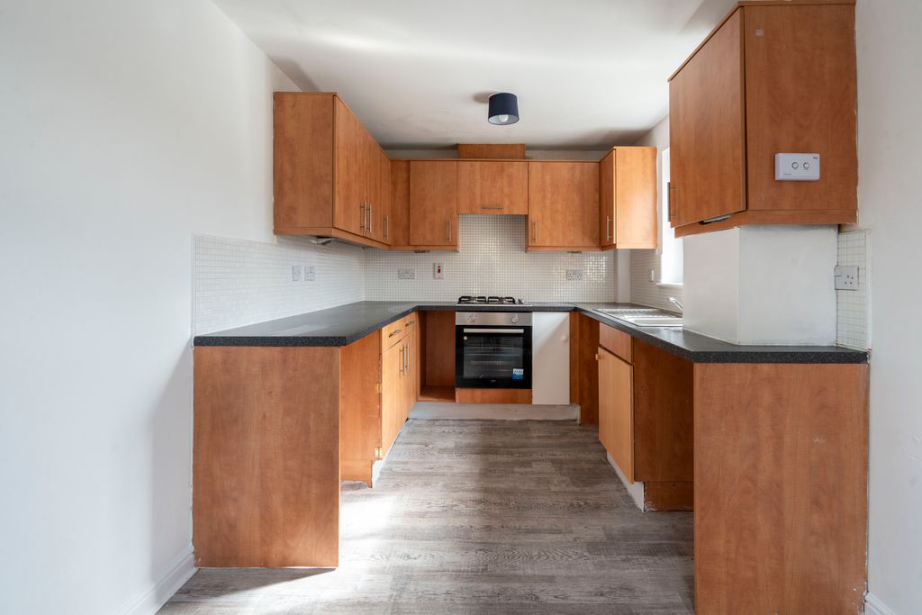 Property photo 3 of 13 17 Tollbraes Road, Bathgate Eh48 2Sh (26)