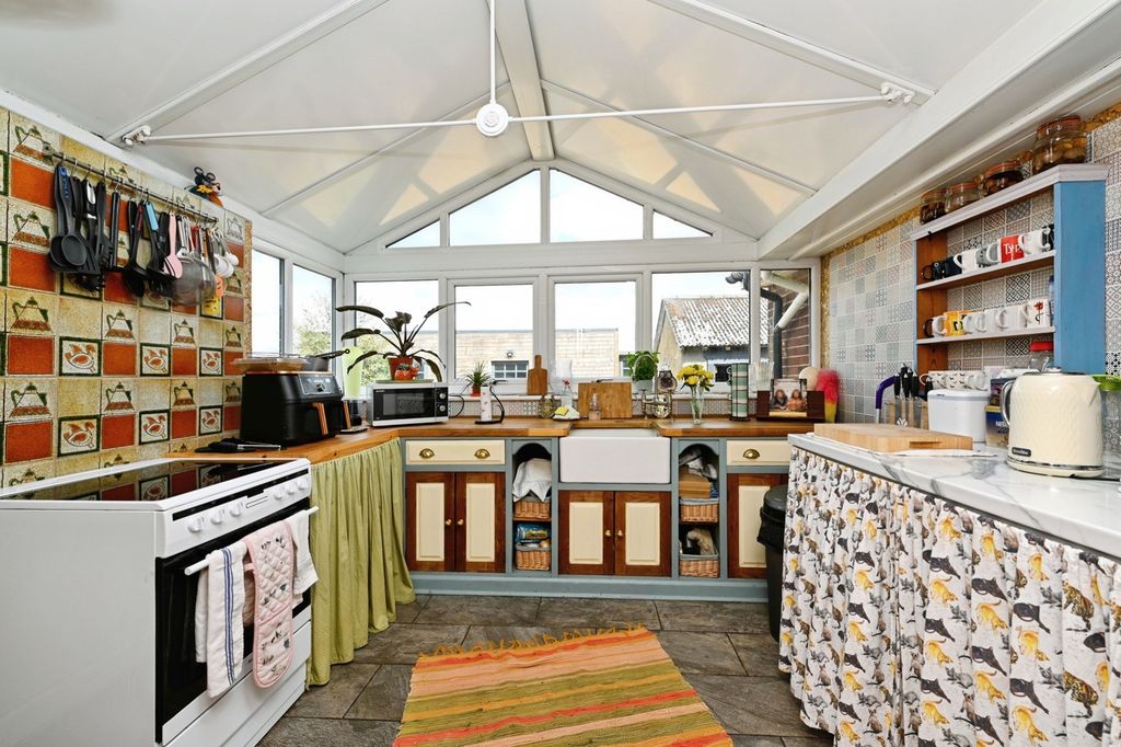 Property photo 2 of 15 Pbox-Img.Jpg