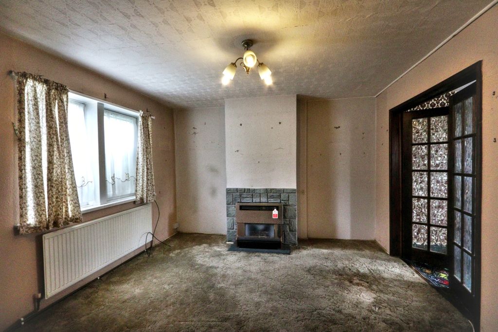 Property photo 2 of 22 43 Wythburn Road, Chesterfield, Derbyshire, S41 8Dp