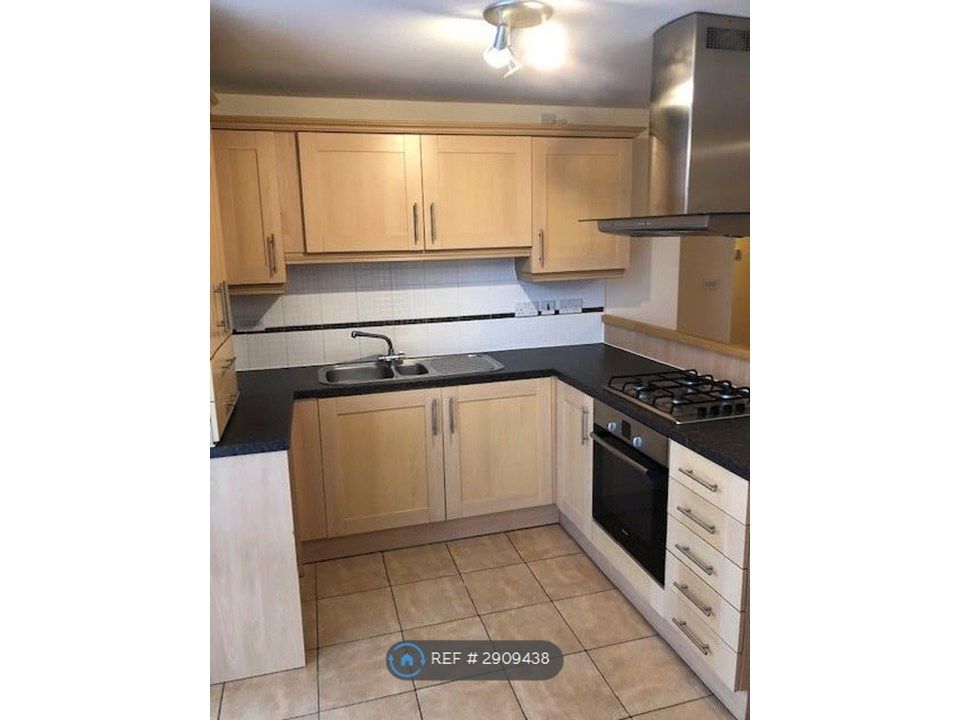 Property photo 3 of 5 Kitchen With Gas Hob And Electric Oven