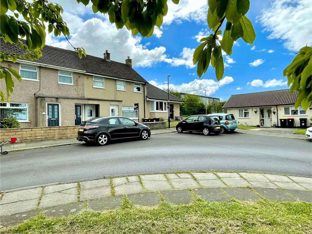 Property photo 1 of 18 External