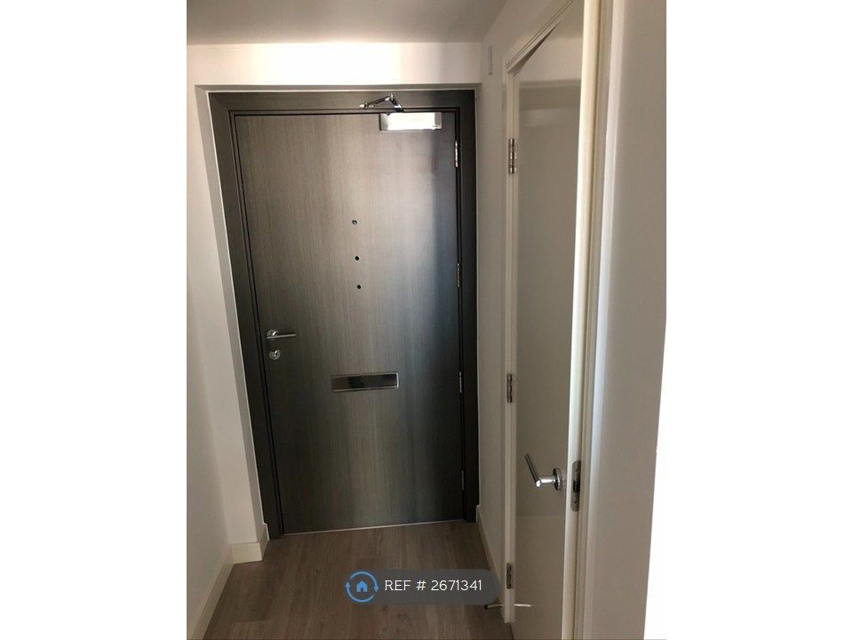 Property photo 2 of 10 Entrance