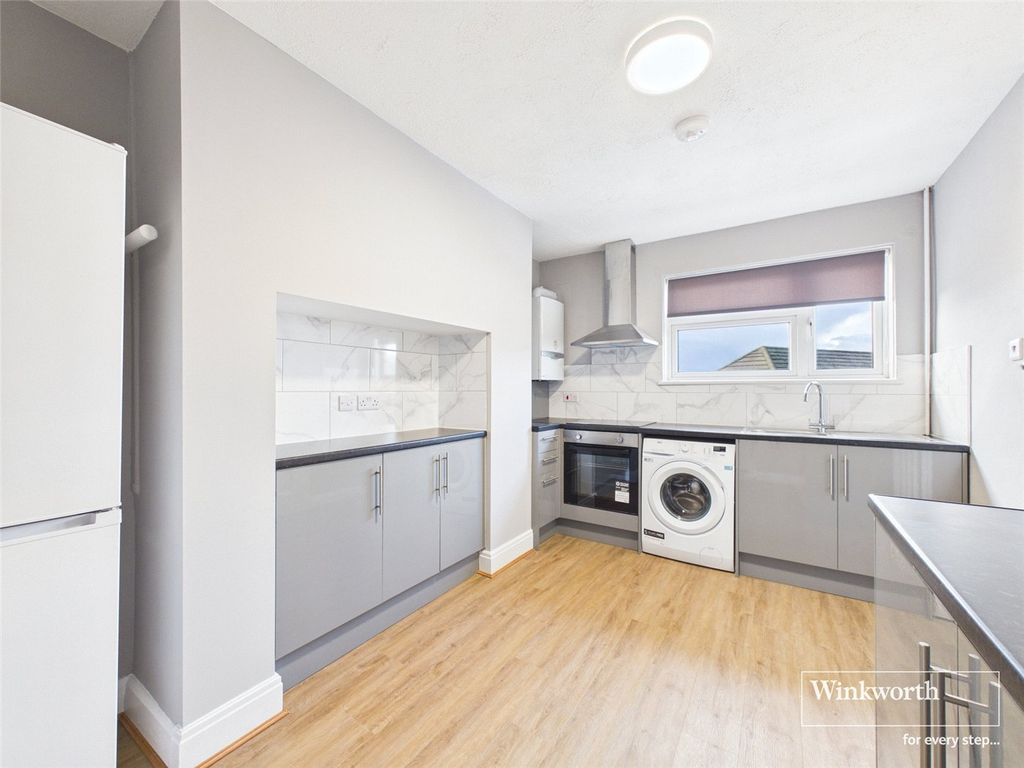 Property photo 2 of 5 Fitted Kitchen