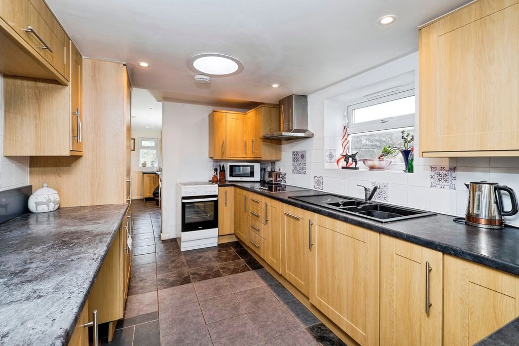 Property photo 2 of 16 Pbox-Img.Jpg