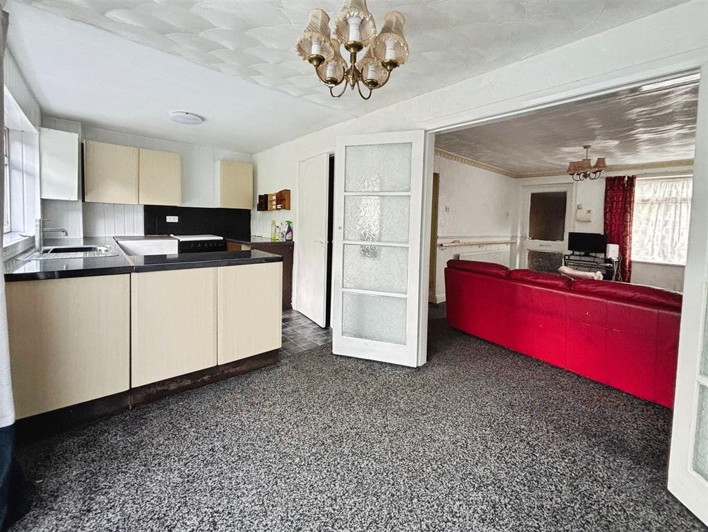 Property photo 2 of 18 Kitchen/Diner
