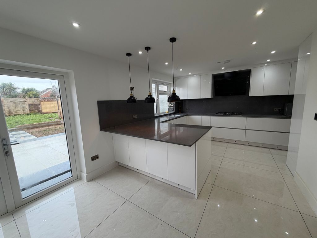 Property photo 3 of 11 Front