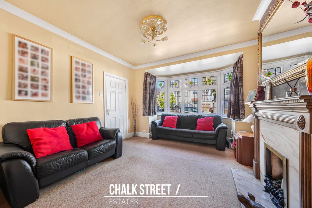 Property photo 3 of 35