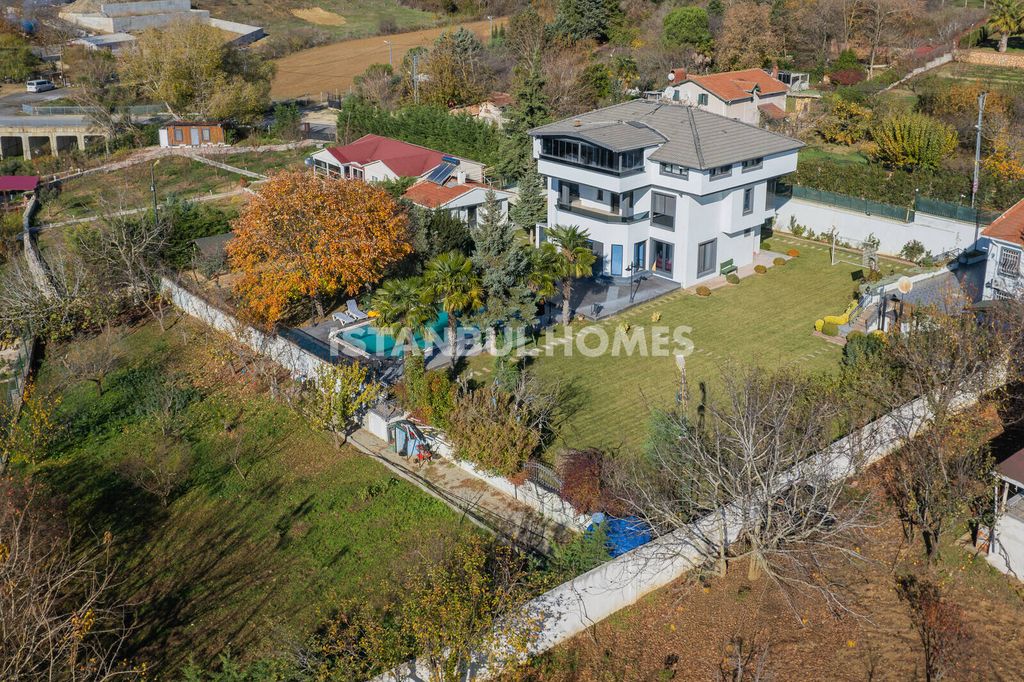 Property photo 2 of 48
