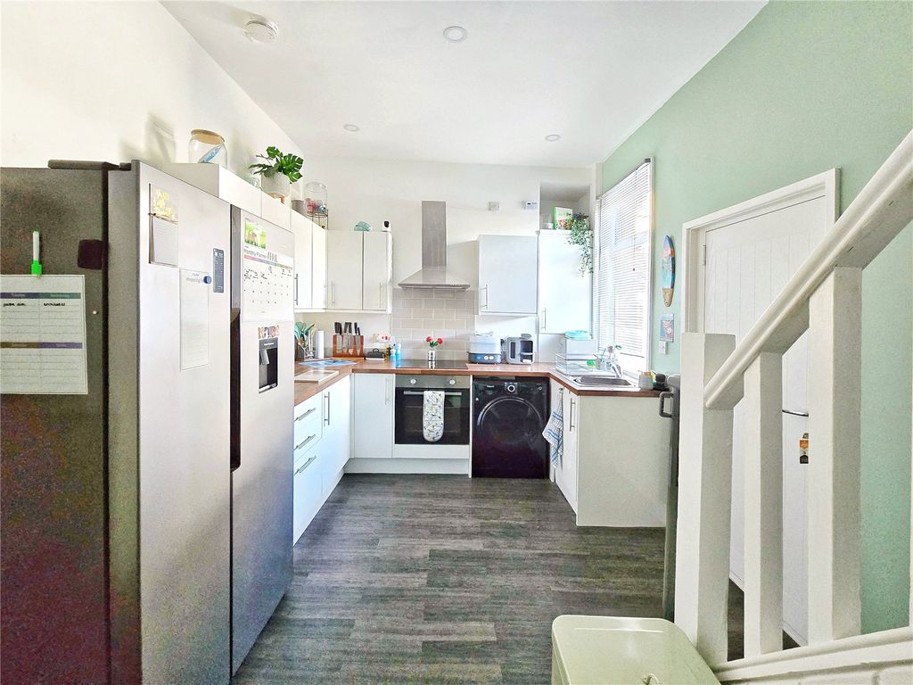 Property photo 3 of 16 Kitchen