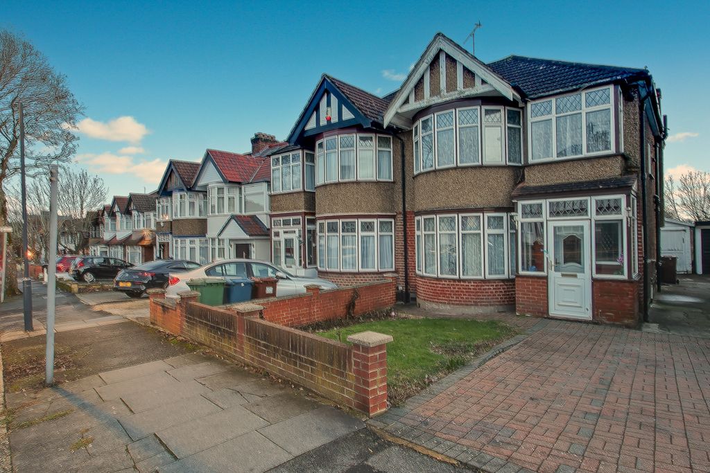 Property photo 1 of 11