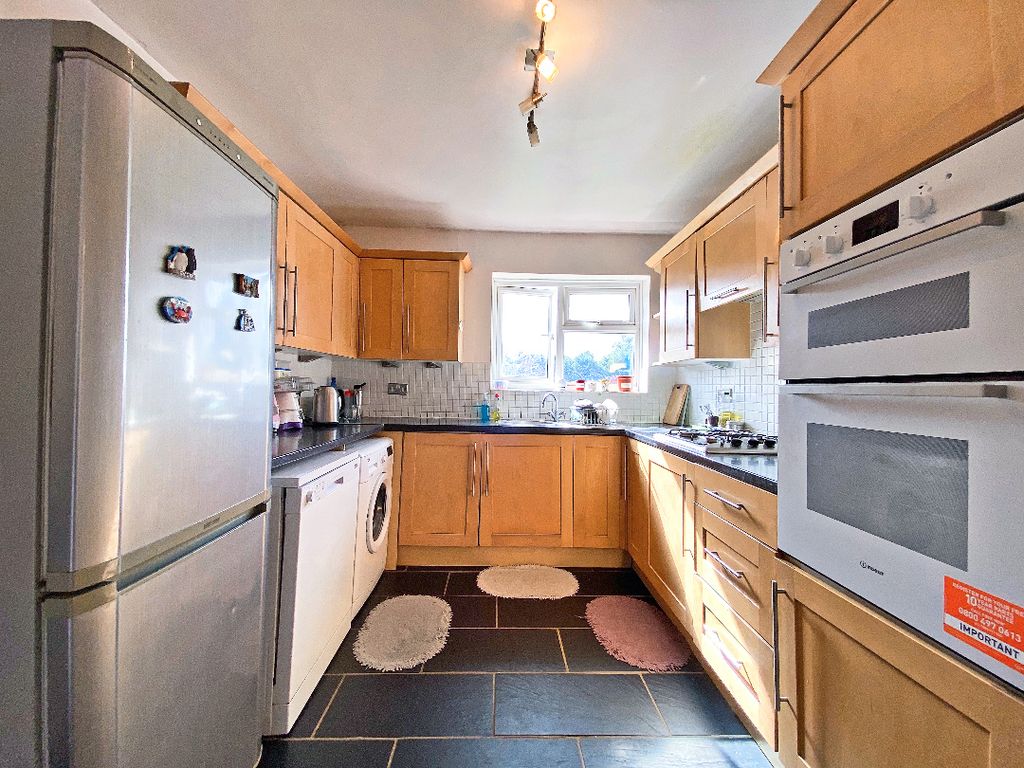 Property photo 2 of 8 4