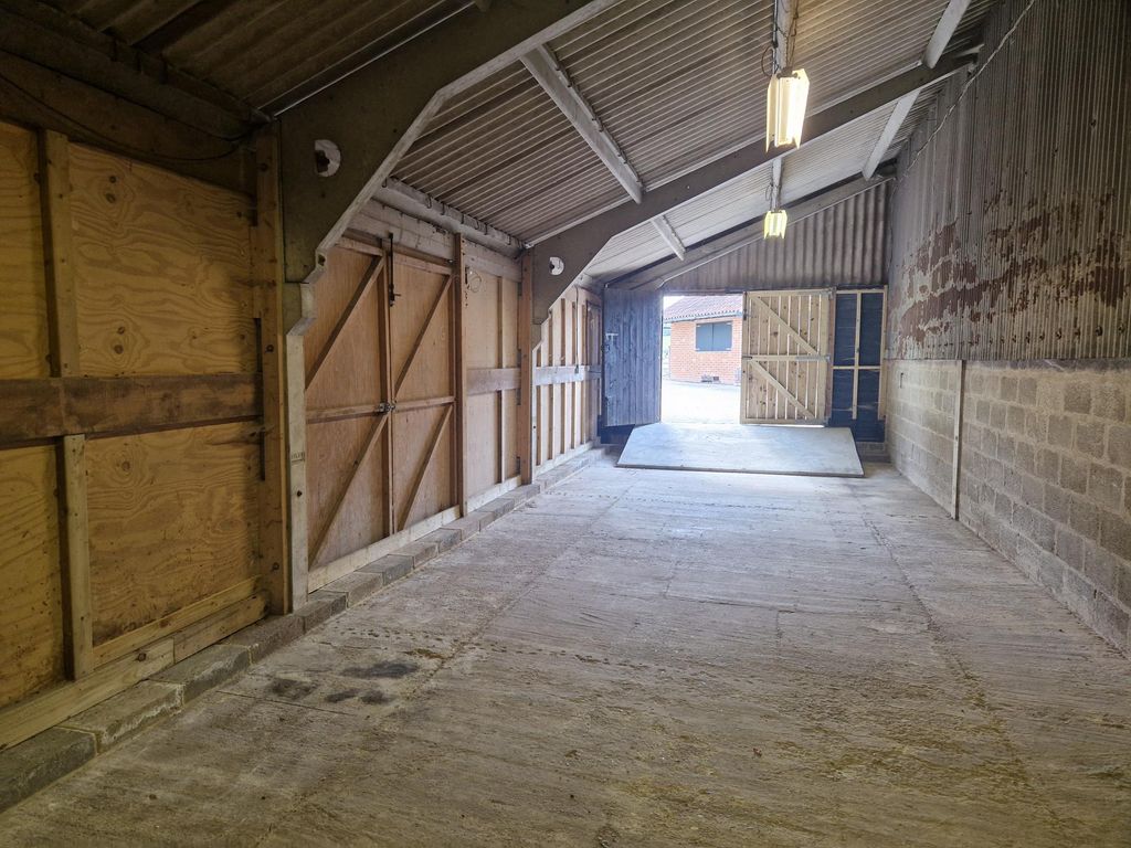 Property photo 2 of 3