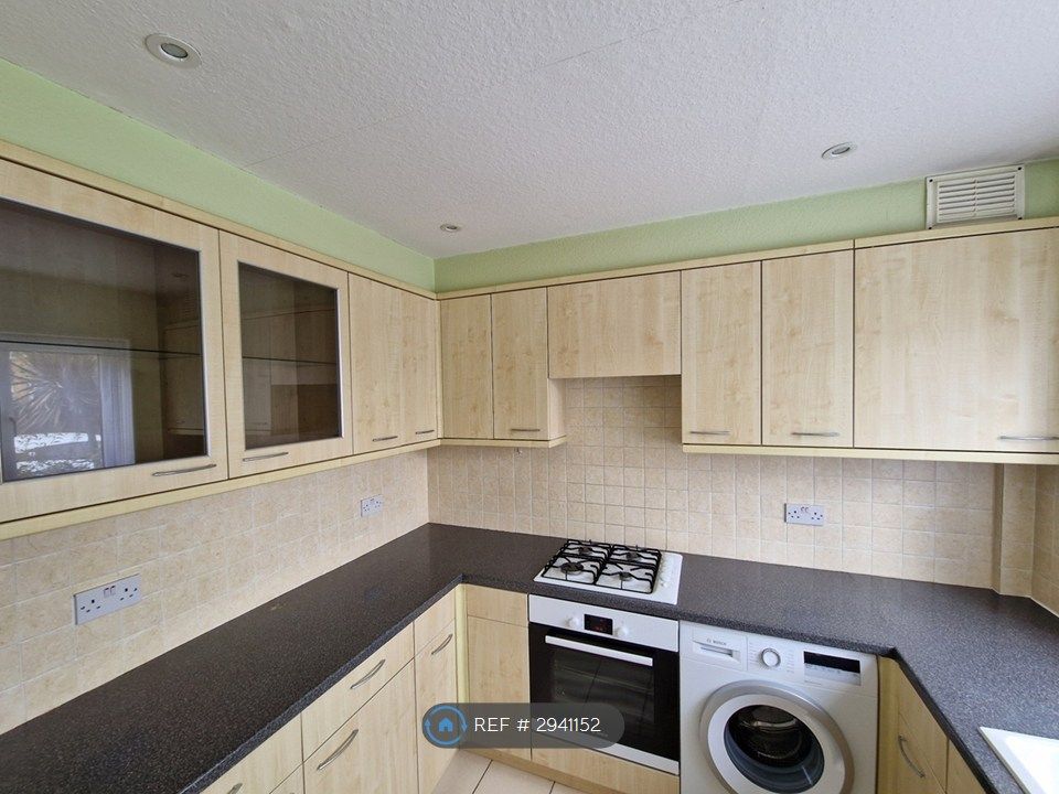 Property photo 3 of 14 Kitchen