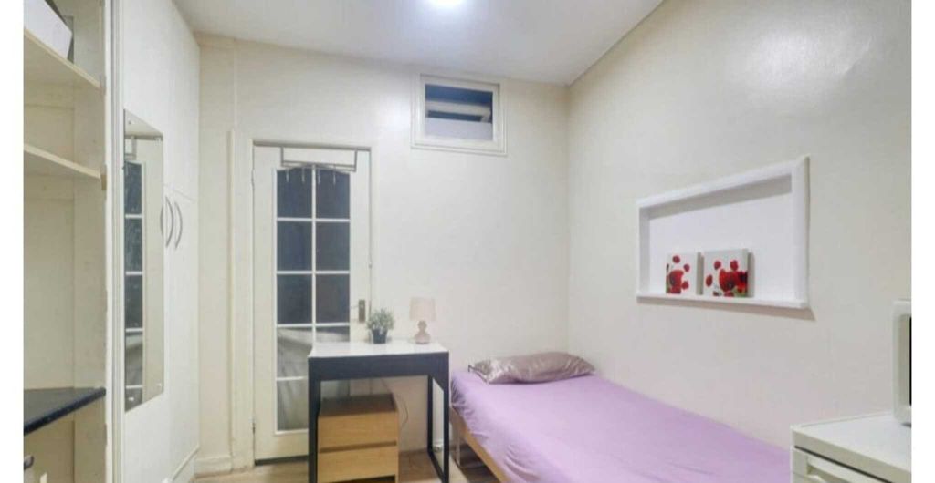 Property photo 1 of 2