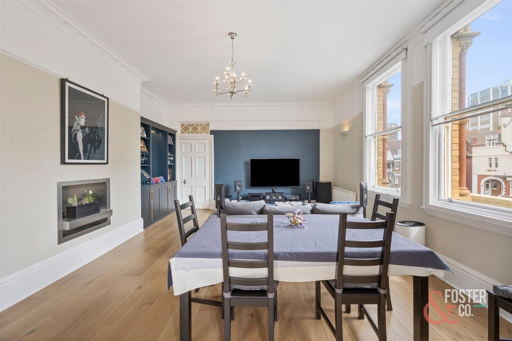 Property photo 3 of 17 Third Avenue, 4 Flat 3-002.Jpg