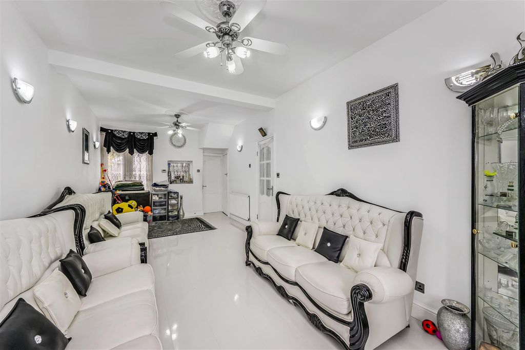 Property photo 2 of 20