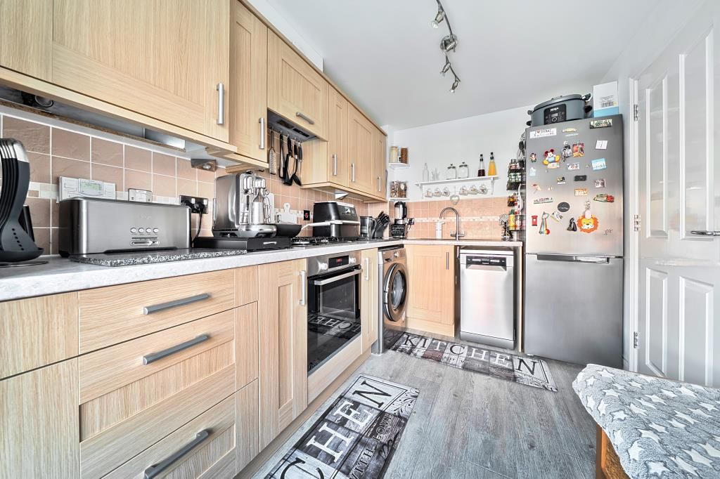 Property photo 3 of 22 Kitchen