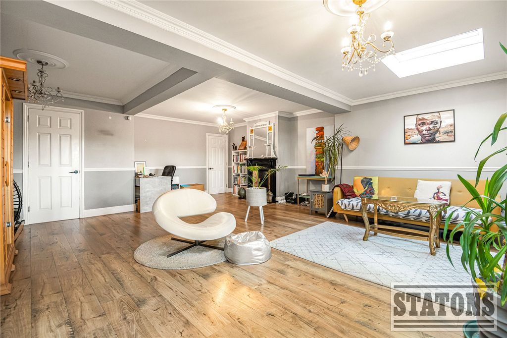 Property photo 2 of 19 Picture No. 61