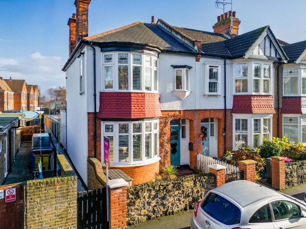 Property photo 1 of 33