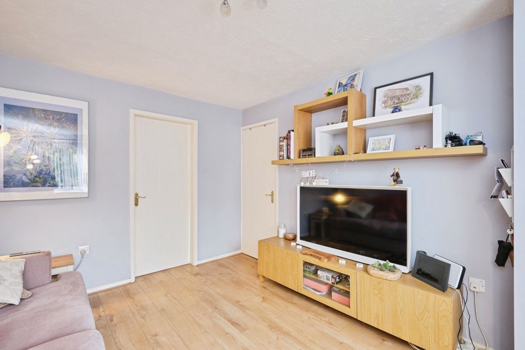 Property photo 3 of 18 Pbox-Img.Jpg