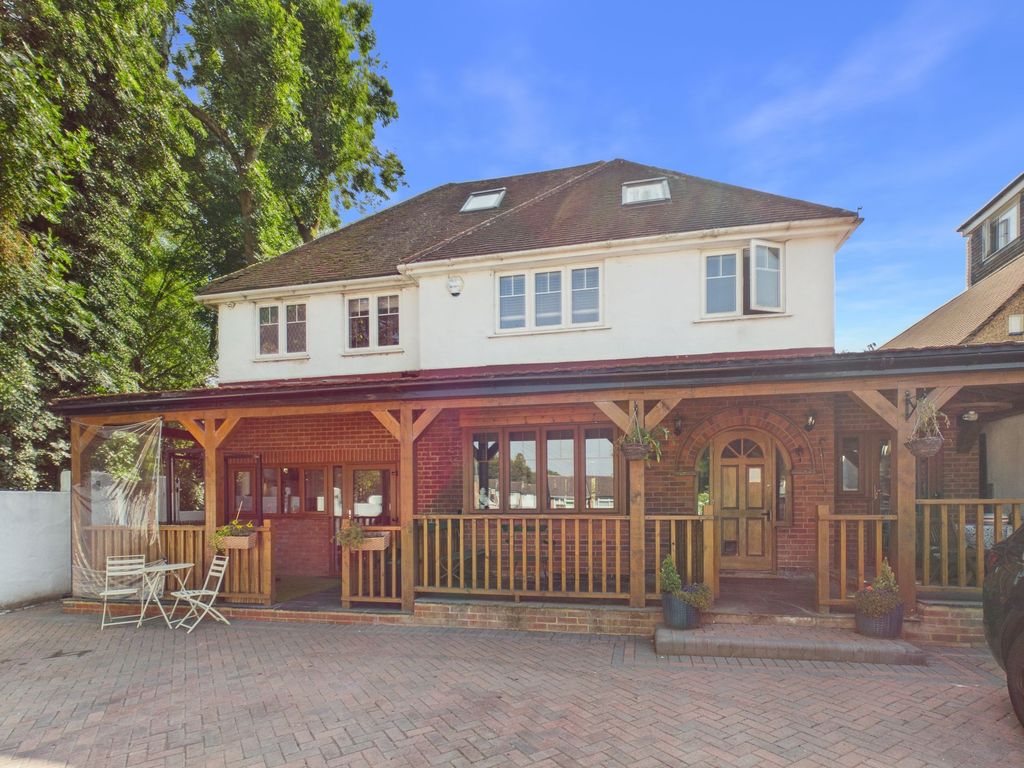 Property photo 3 of 33