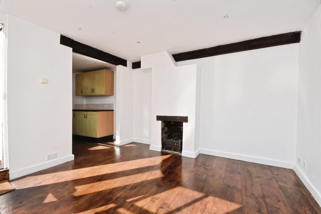 Property photo 3 of 10 3