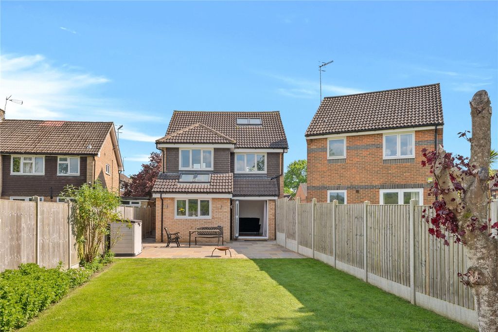 Property photo 2 of 18 Garden Elevation