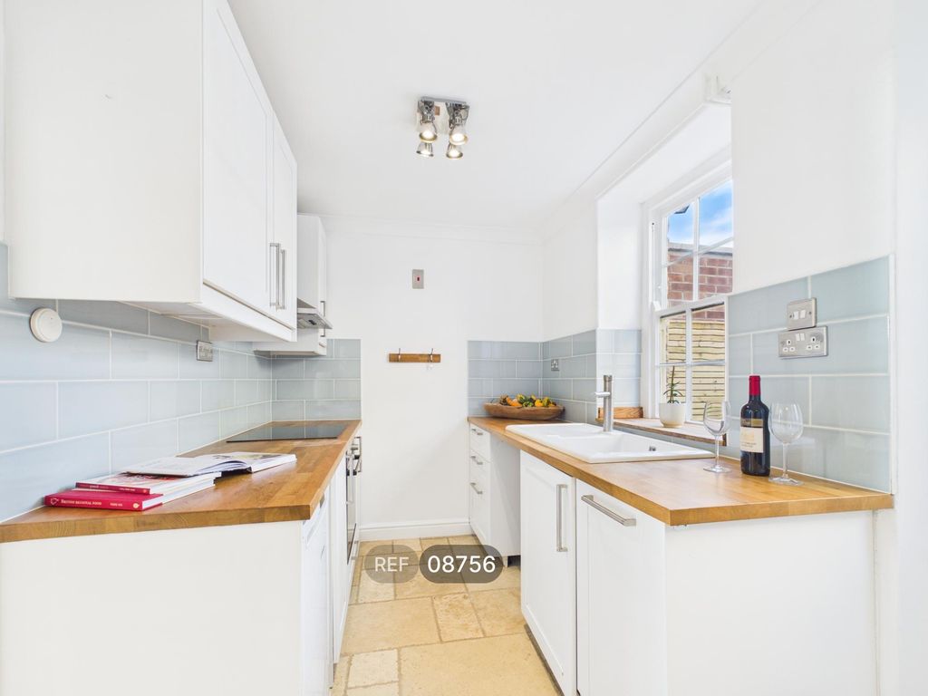 Property photo 2 of 17 Kitchen/Breakfast Room