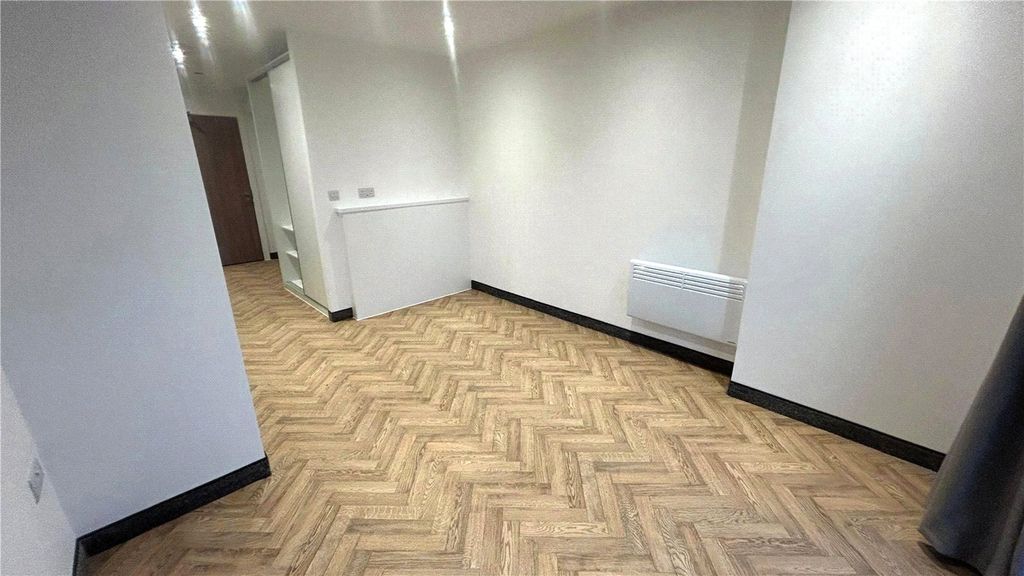 Property photo 3 of 8 Picture No. 11