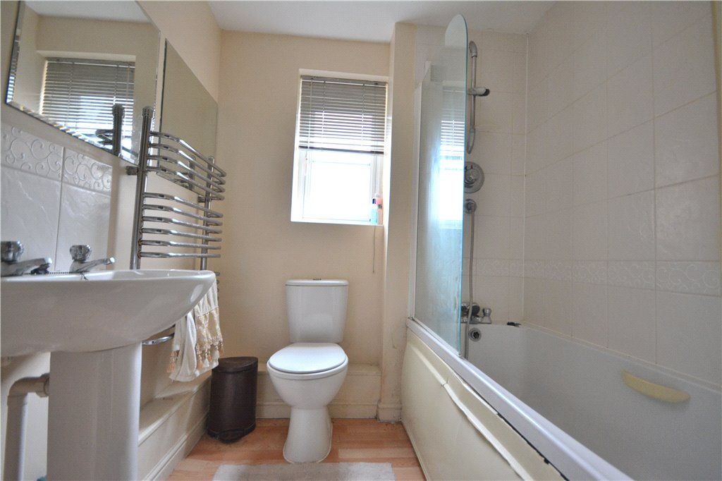 Property photo 3 of 7 Bathroom