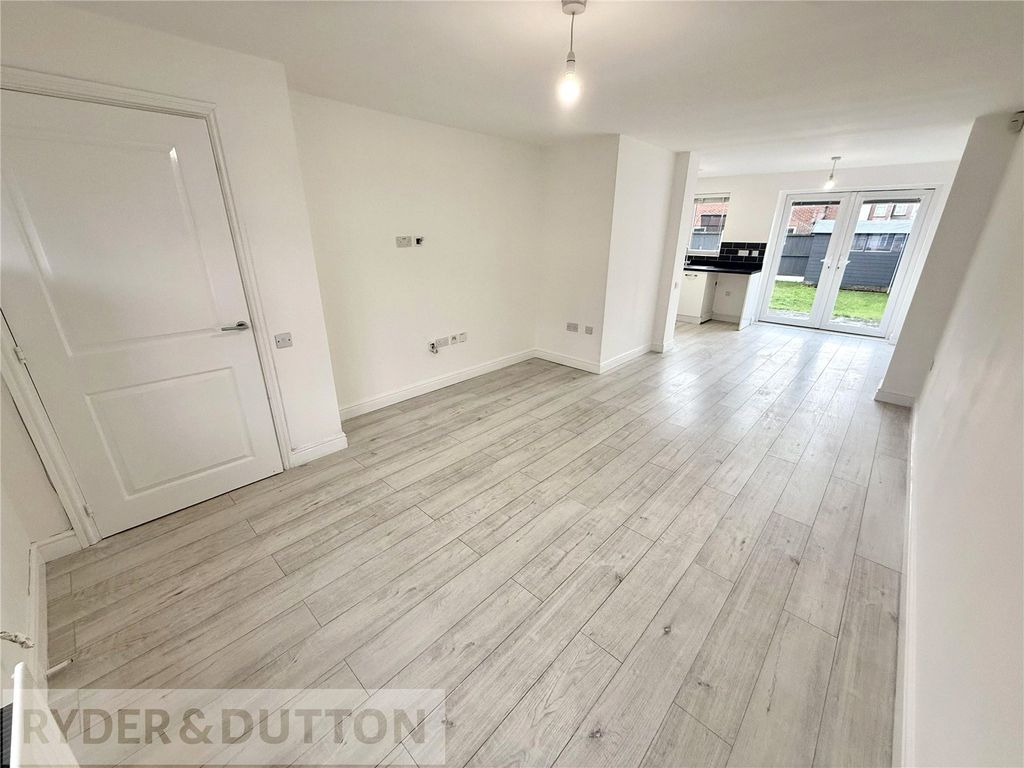 Property photo 2 of 29 Lounge