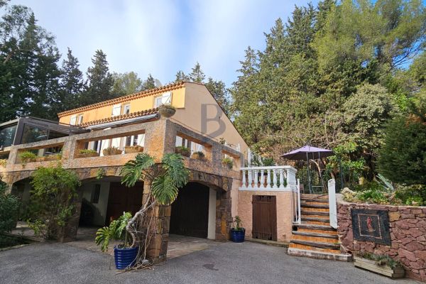 Property photo 2 of 7