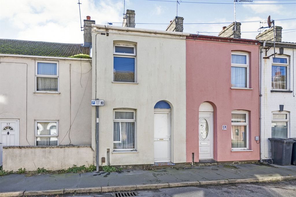 Property photo 1 of 17