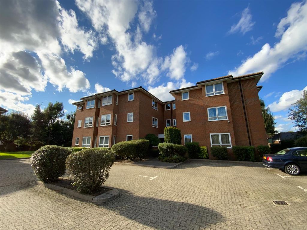 Property photo 1 of 8 Outside.Jpg