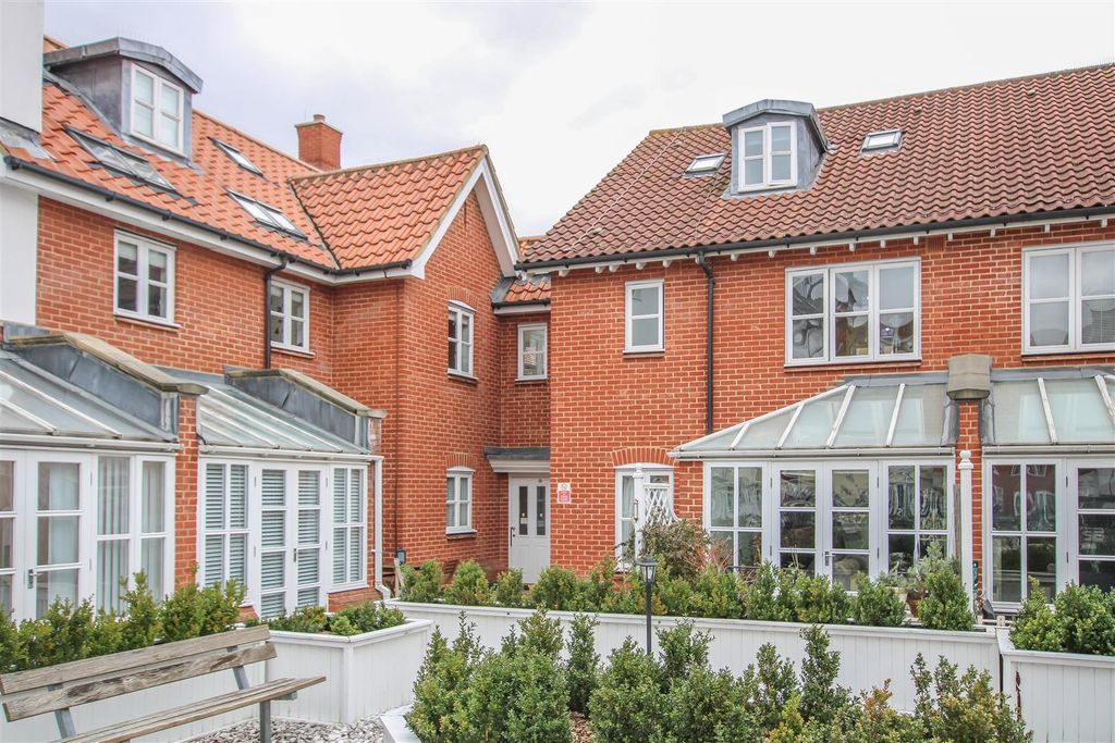 Property photo 1 of 9 Front.Jpg