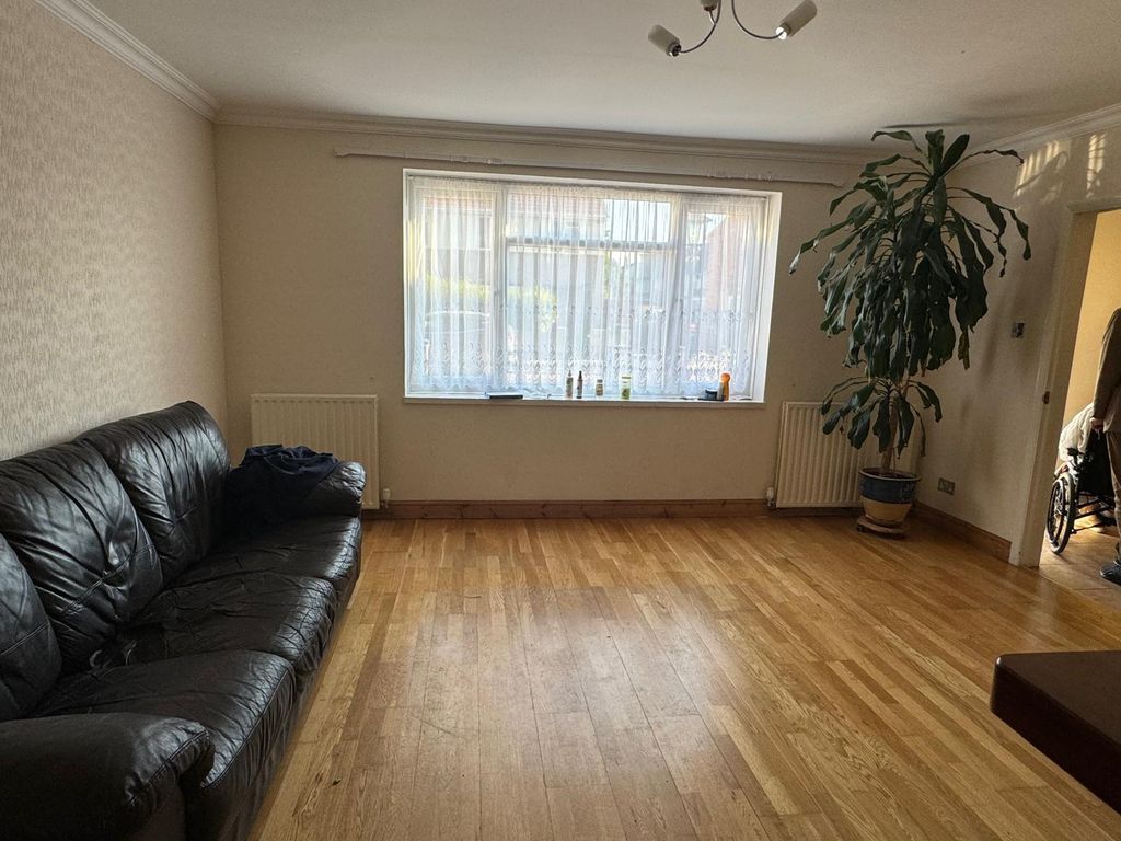 Property photo 3 of 26
