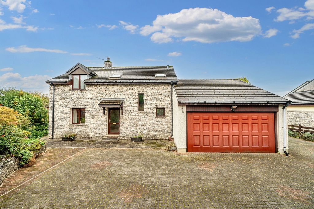 Property photo 1 of 40