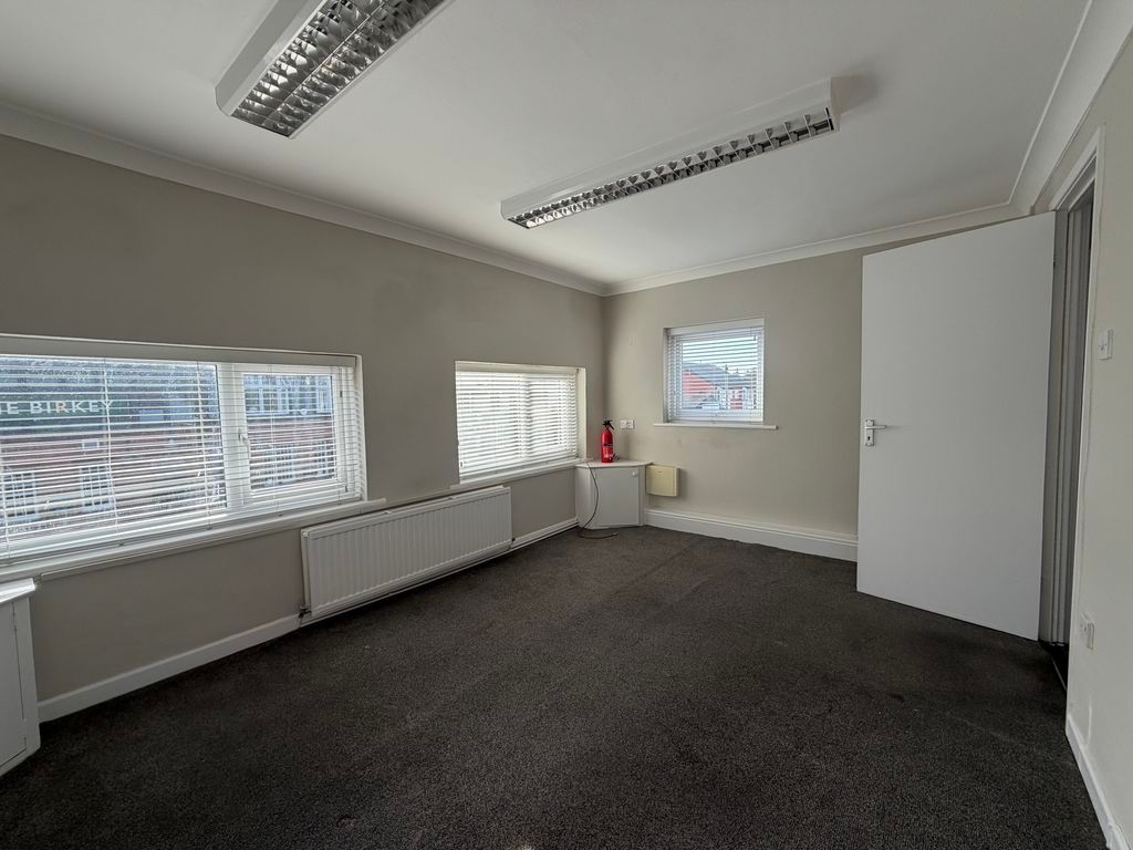 Property photo 3 of 9 Photo 10