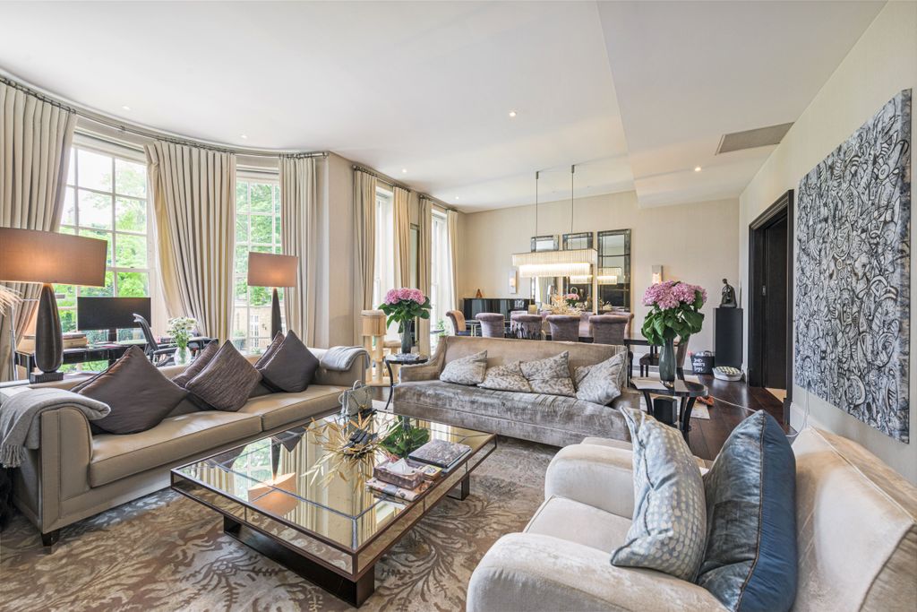 Property photo 2 of 16 4 Warburton Hse Rec 3