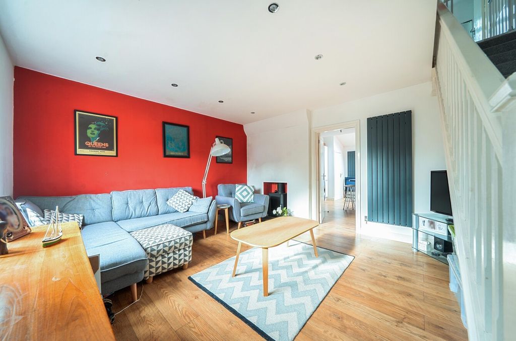 Property photo 3 of 20 1407488-14-698c9c...