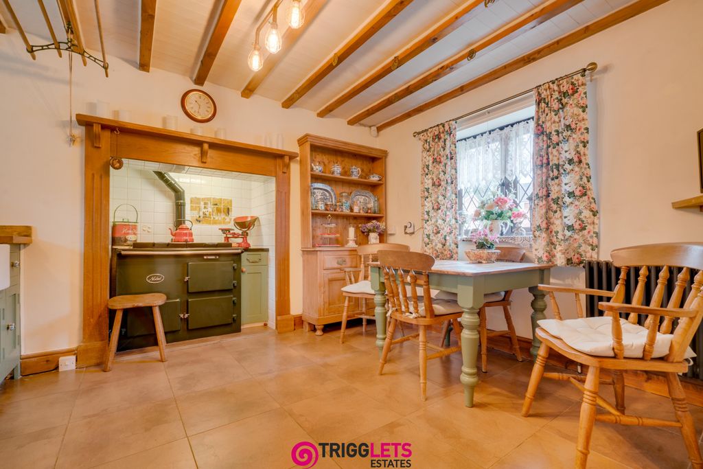 Property photo 3 of 27