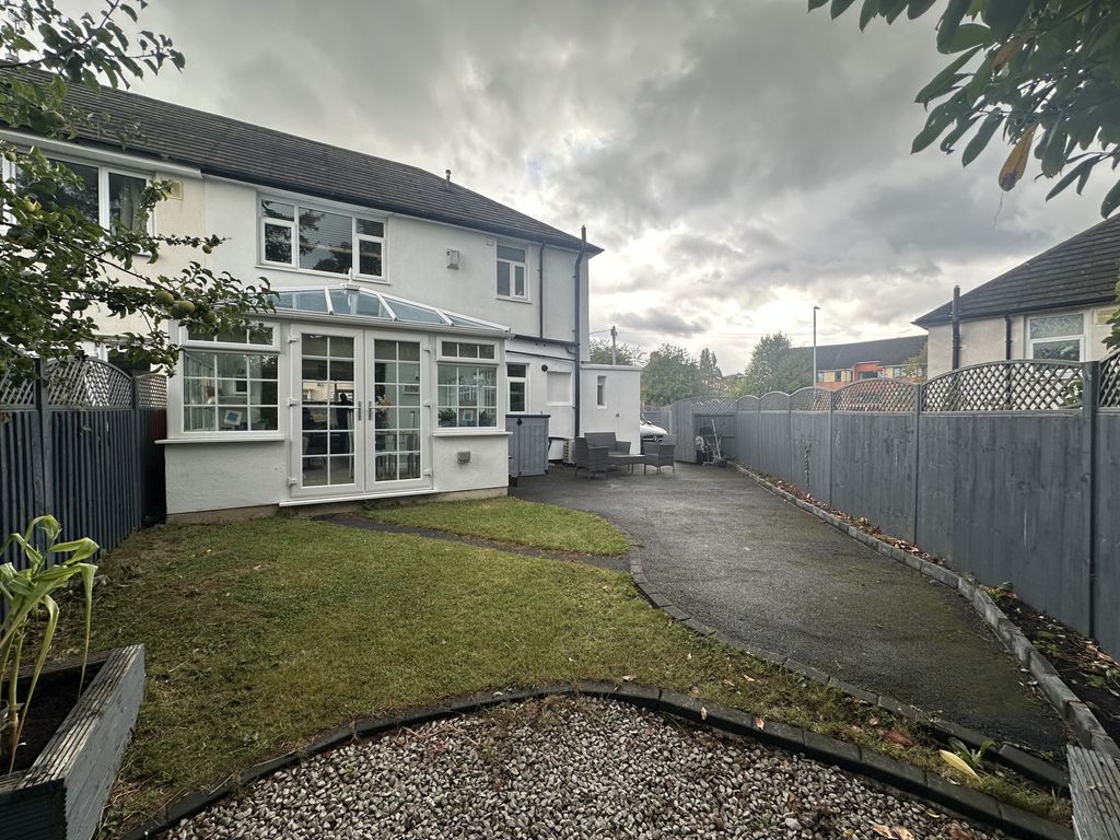 Property photo 3 of 28