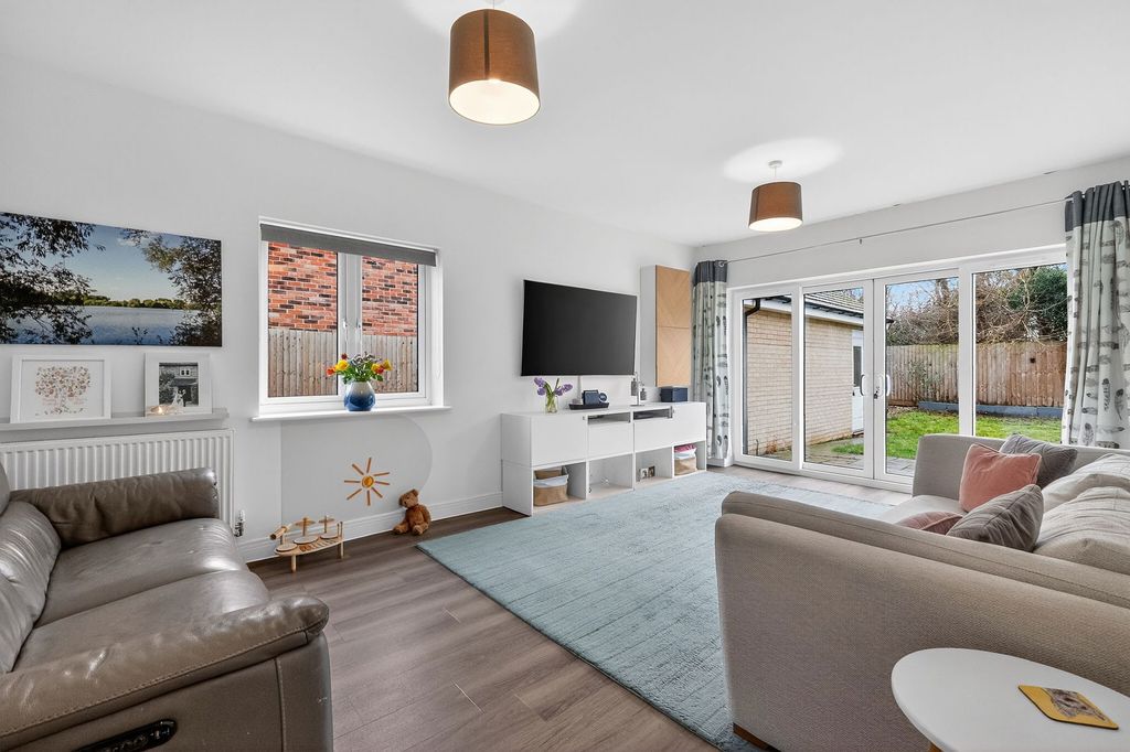 Property photo 3 of 39