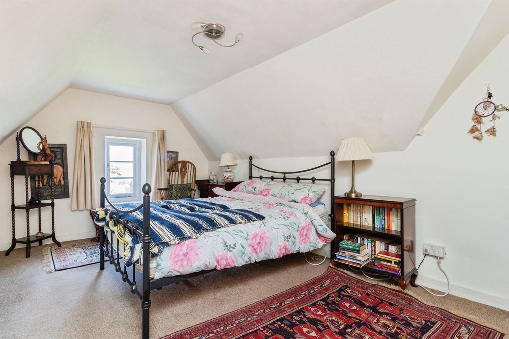 Additional image 23 of 4 bed semi-detached house for saleCourtenay Road, Newton Abbot TQ12