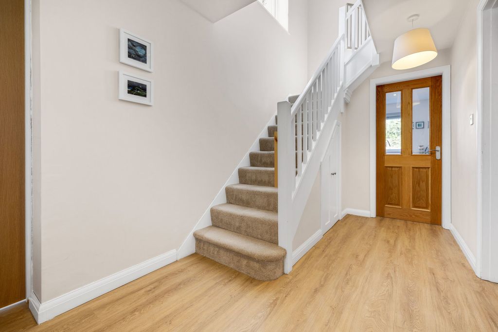 Property photo 3 of 32