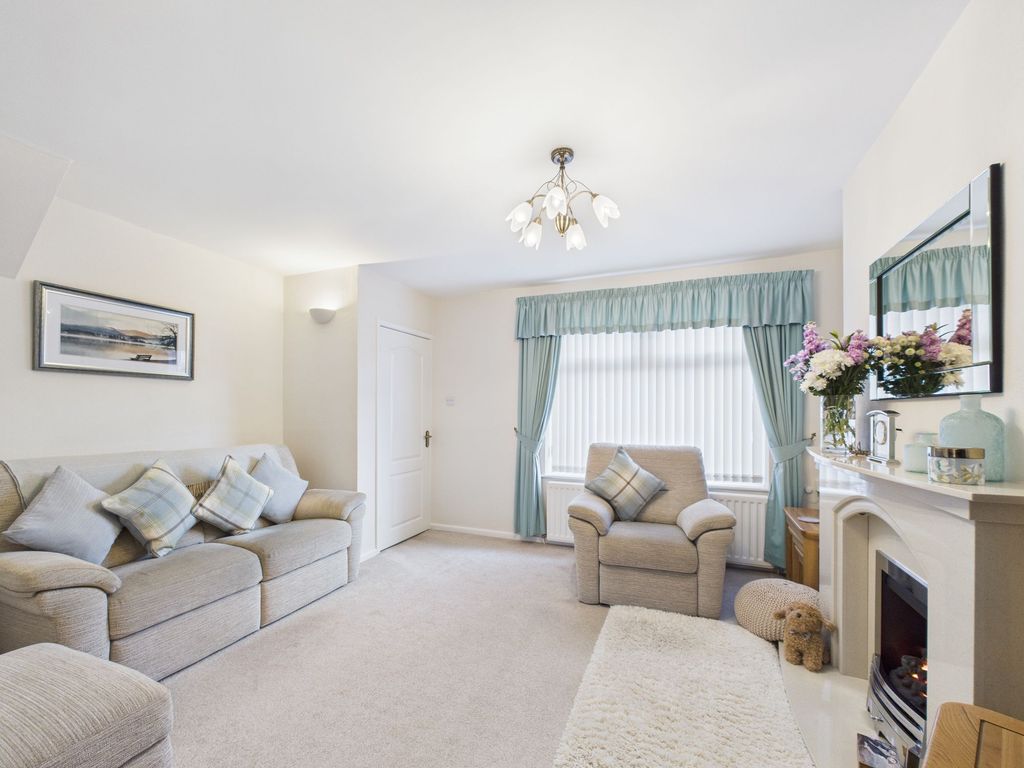 Property photo 2 of 32