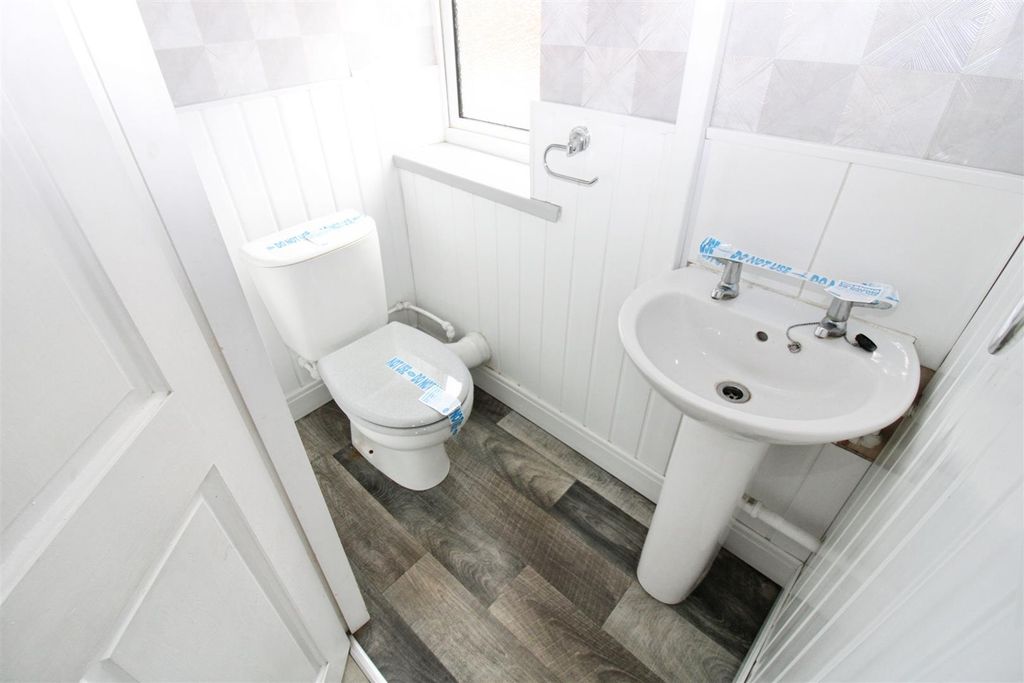 Property photo 2 of 12 Cloak Room